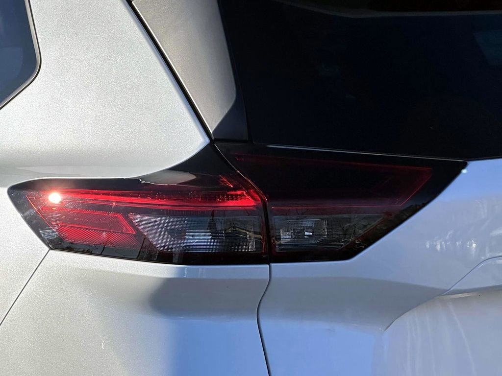 Certified 2025 Nissan Rogue SV w/ Rock Creek Premium Package image 11