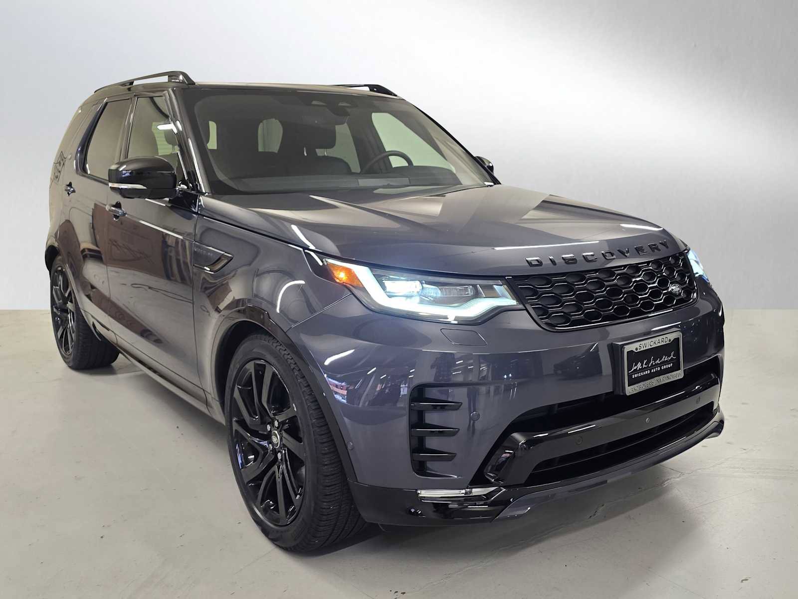 Used 2025 Land Rover Discovery Dynamic SE image 7