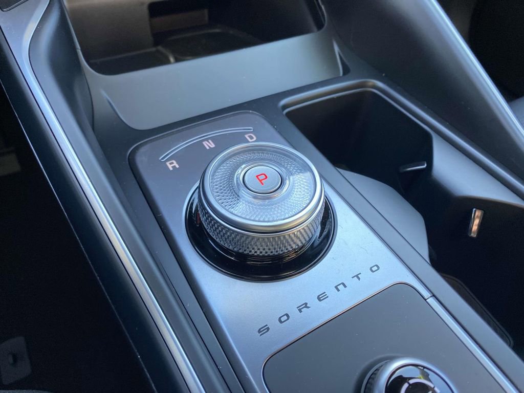 Used 2025 Kia Sorento EX image 19