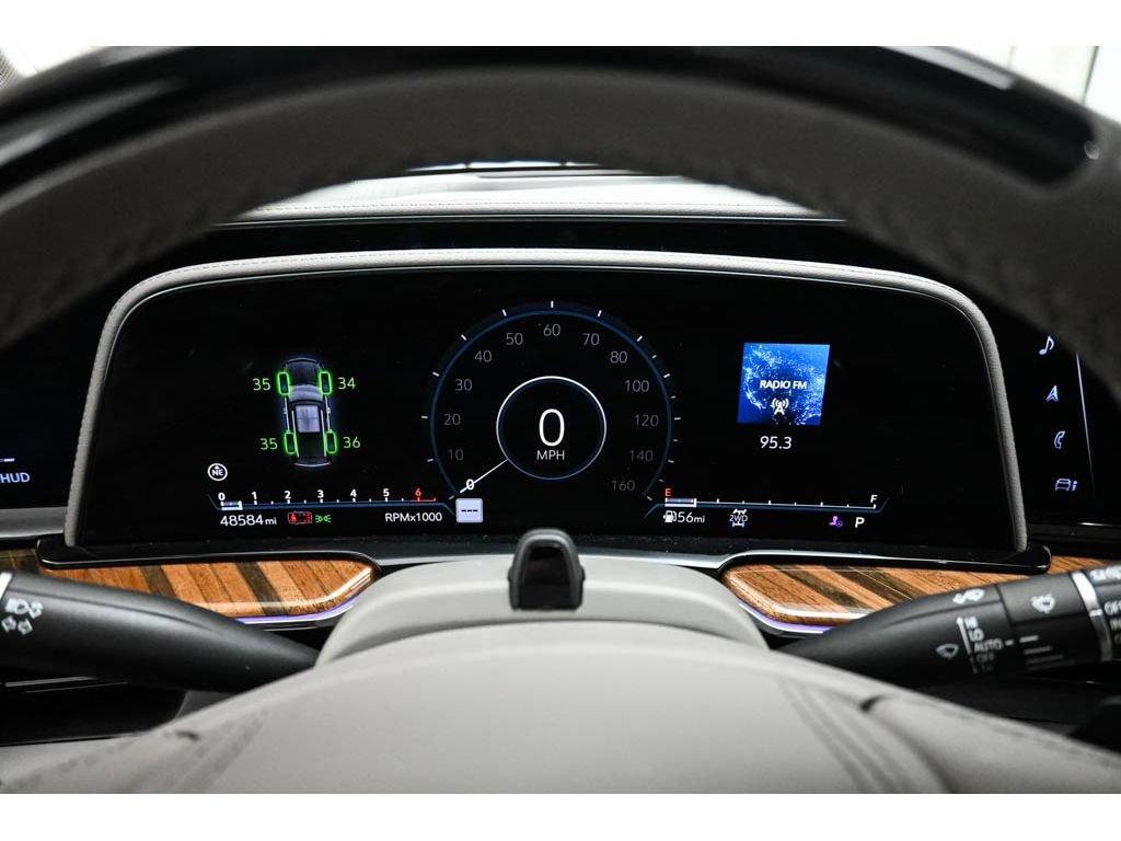 Used 2024 Cadillac Escalade Sport Platinum w/ LPO, ONYX Package AWD/4WD image 42