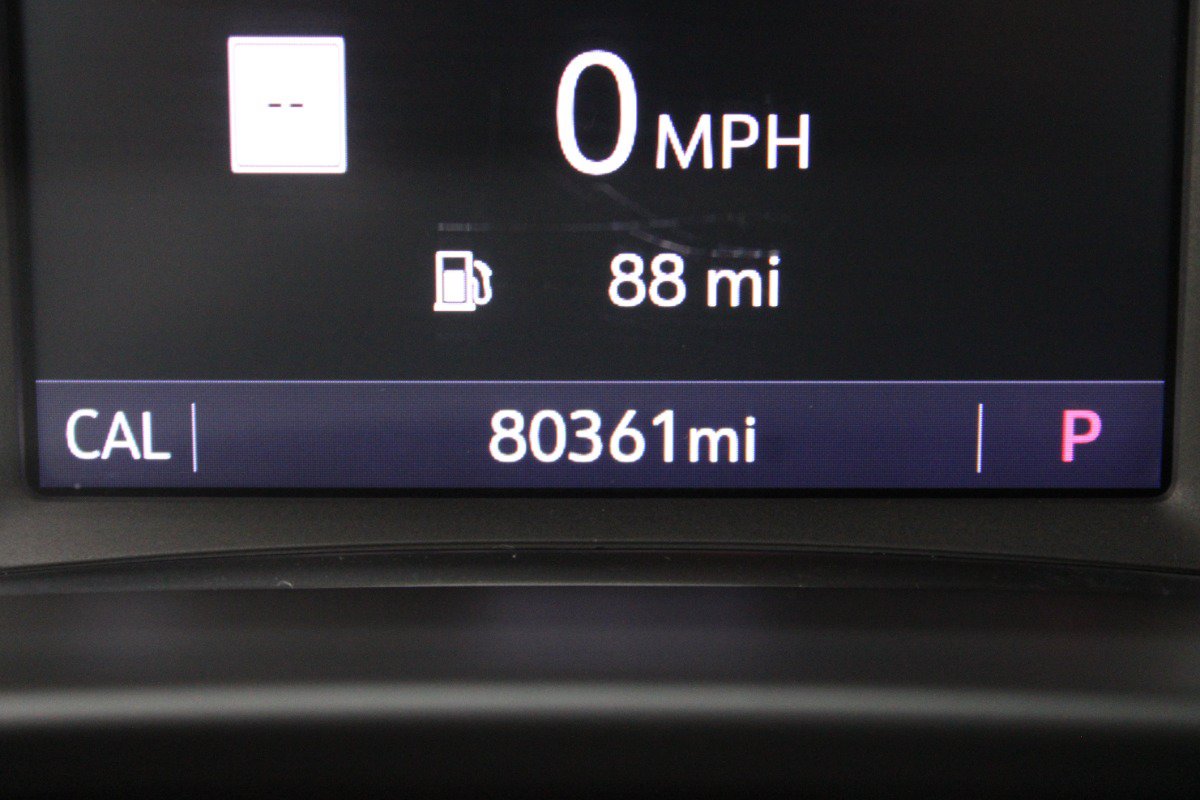 Used 2022 GMC Acadia SLT w/ LPO, Floor Liner Package FWD image 34