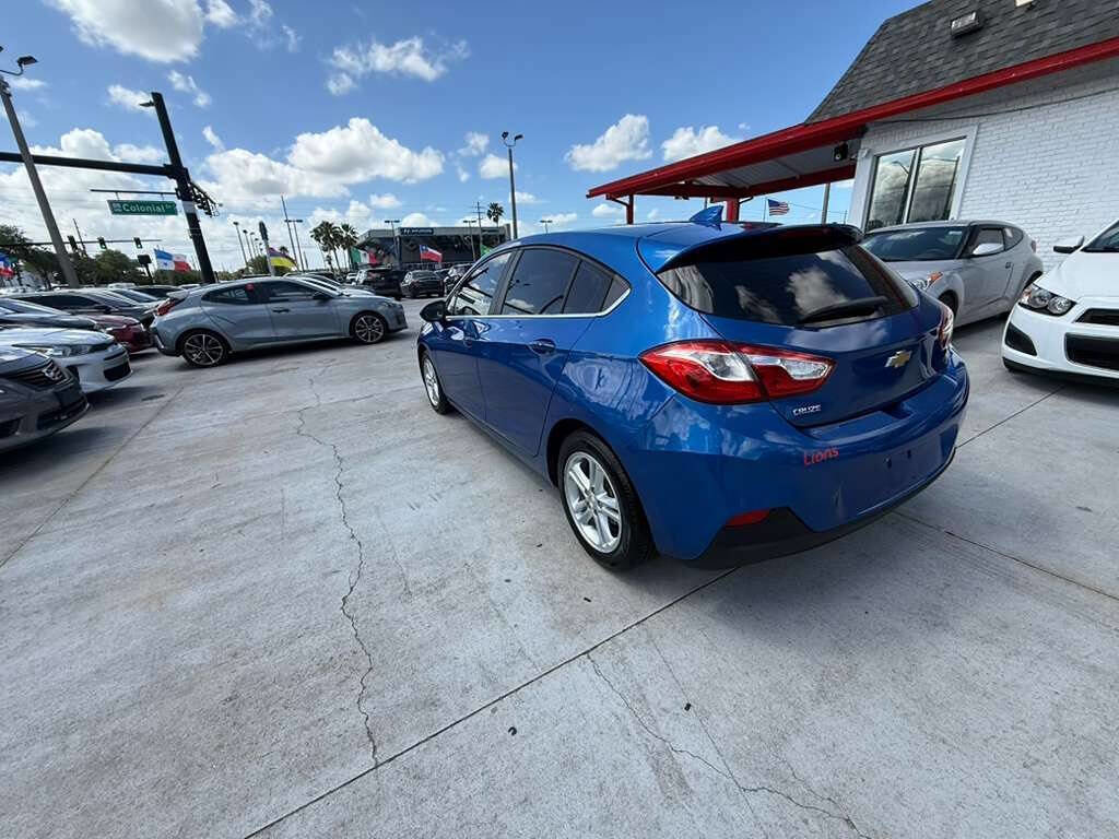 Used 2017 Chevrolet Cruze LT w/ Sun And Sound Package FWD image 6