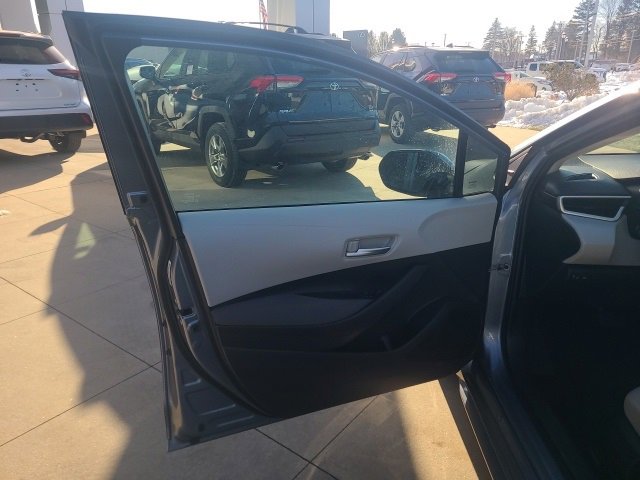 Used 2021 Toyota Corolla LE image 17