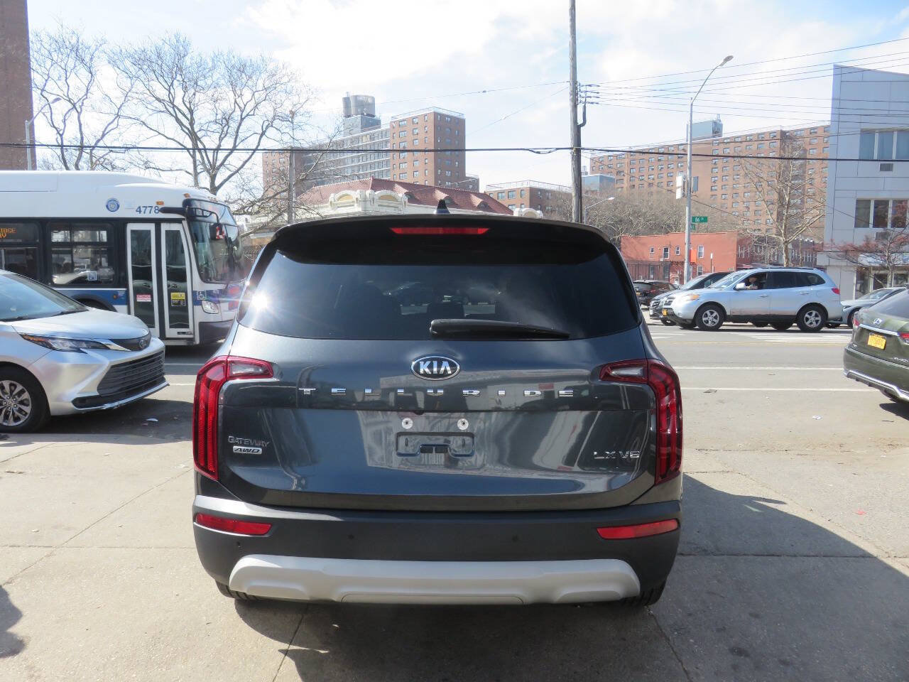 Used 2020 Kia Telluride LX AWD/4WD image 8