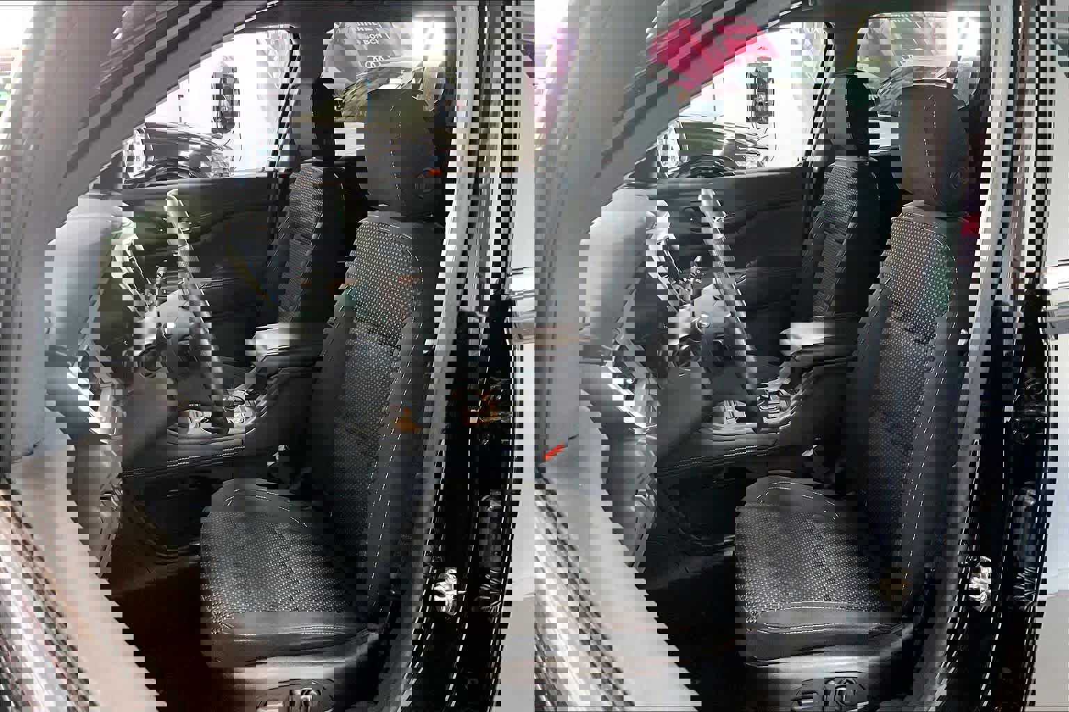 Used 2023 GMC Acadia SLE w/ Driver Convenience Package image 9