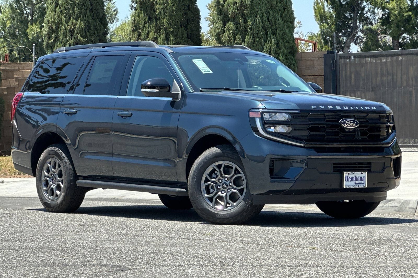 New 2026 Ford Expedition Active RWD image 2