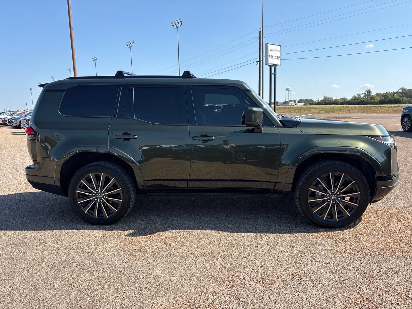 Used 2024 Lexus GX 550 w/ Accessory Package (2T) AWD/4WD image 7