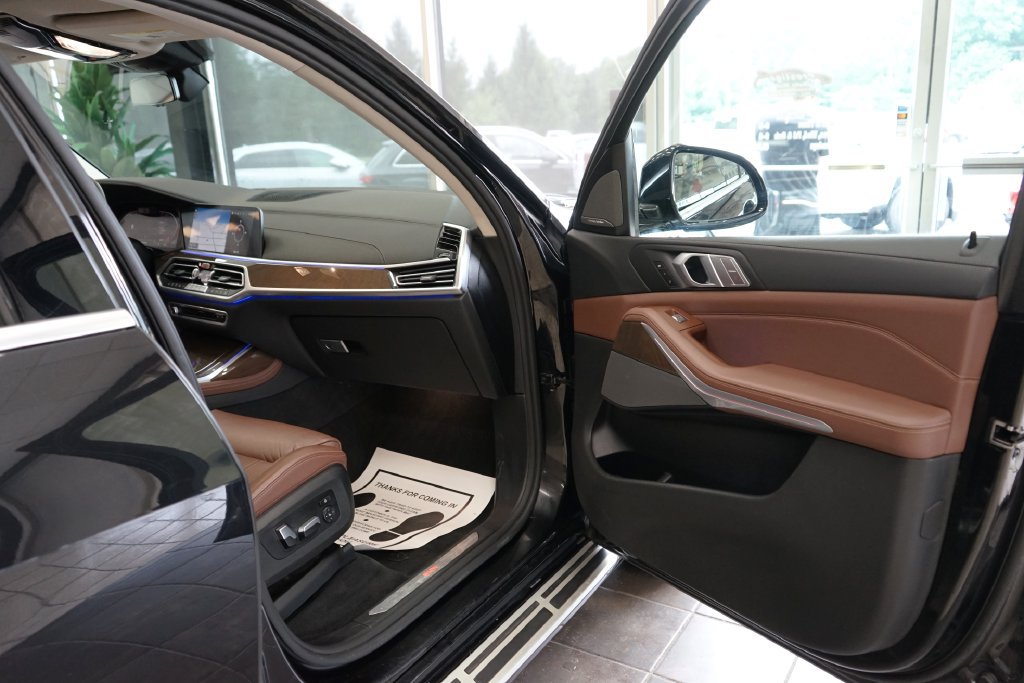 Used 2020 BMW X7 xDrive40i w/ Premium Package AWD/4WD image 52