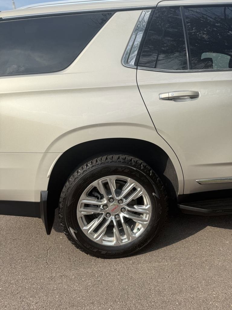 Used 2022 GMC Yukon SLT w/ SLT Luxury Package image 32