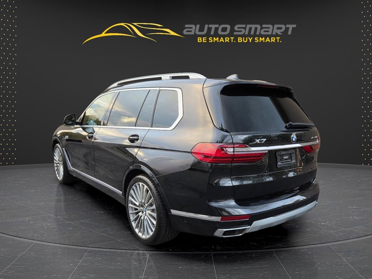 Used 2021 BMW X7 xDrive40i w/ Executive Package 2 AWD/4WD image 3