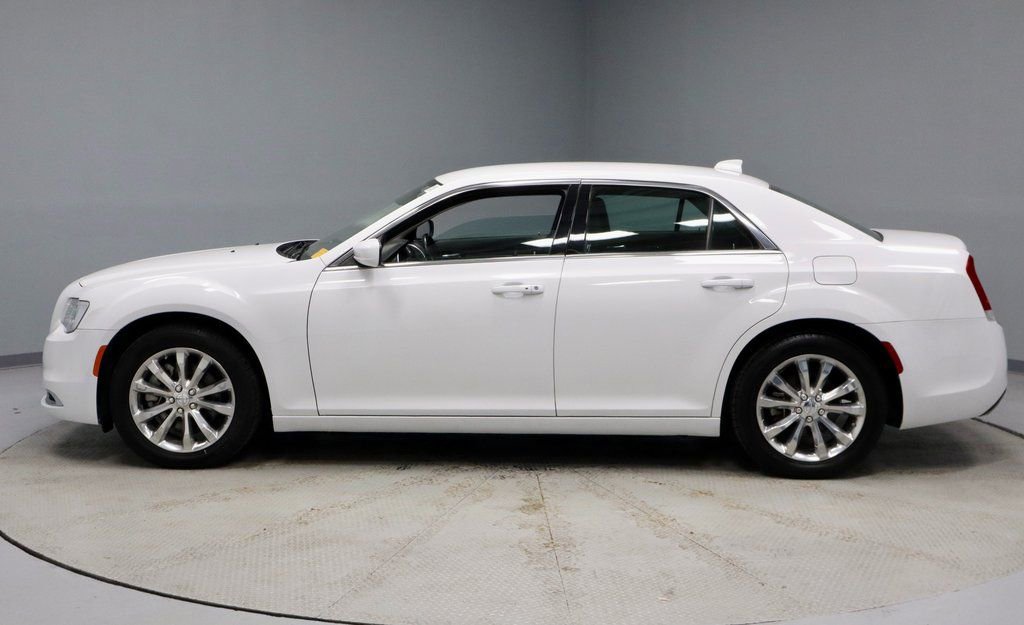 Used 2022 Chrysler 300 Touring image 7