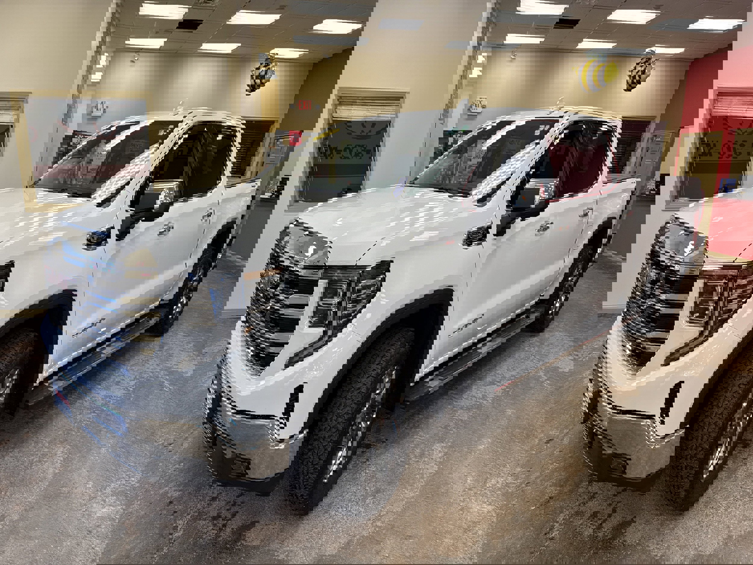 Used 2023 GMC Sierra 1500 SLT w/ SLT Premium Package image 3