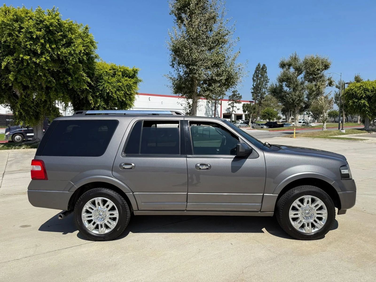 Used 2014 Ford Expedition Limited w/ Equipment Group 301A image 4