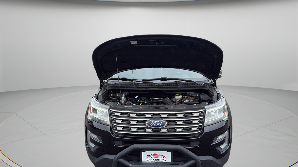 Used 2017 Ford Explorer XLT AWD/4WD image 27