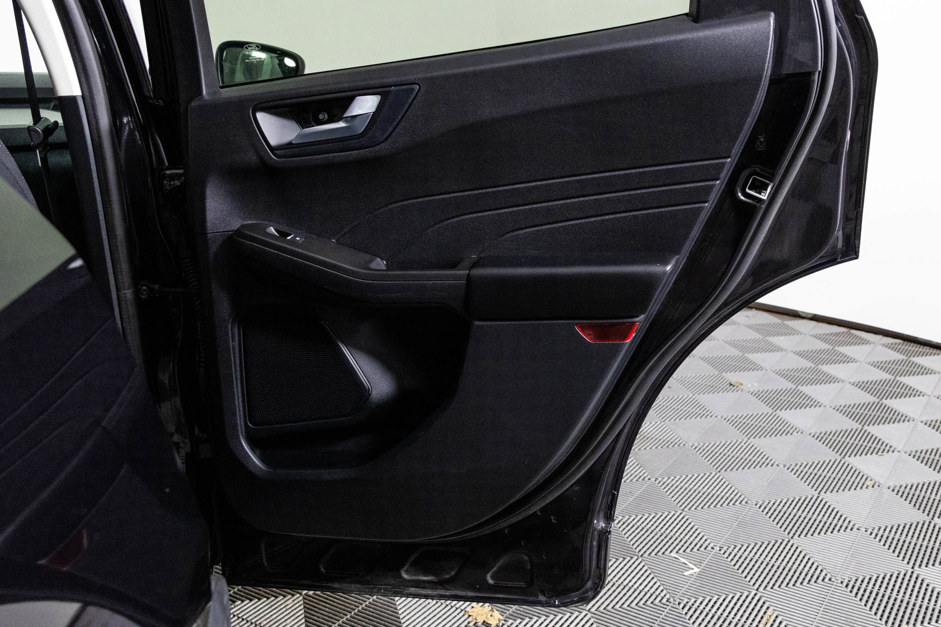 Used 2021 Ford Escape SE w/ Convenience Package image 40