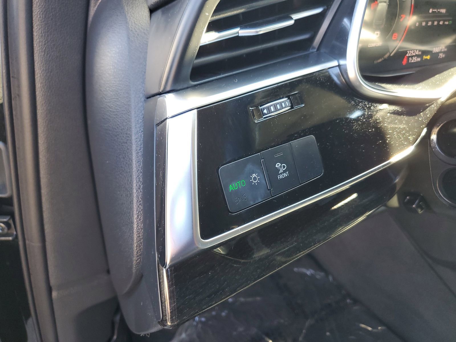 Used 2023 Audi Q7 3.0T Premium w/ Convenience Package image 25