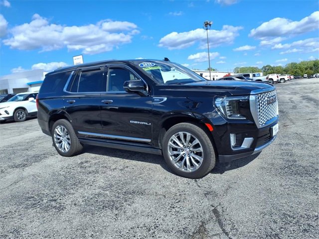 Used 2021 GMC Yukon Denali w/ Denali Premium Package image 4