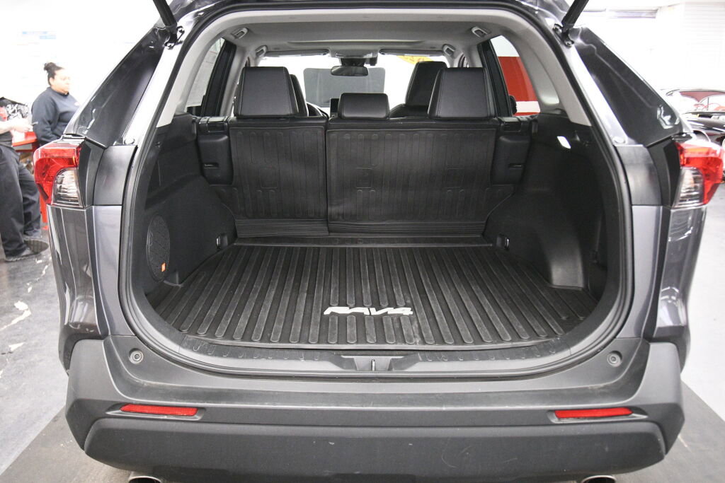 Used 2023 Toyota RAV4 XLE Premium AWD/4WD image 24