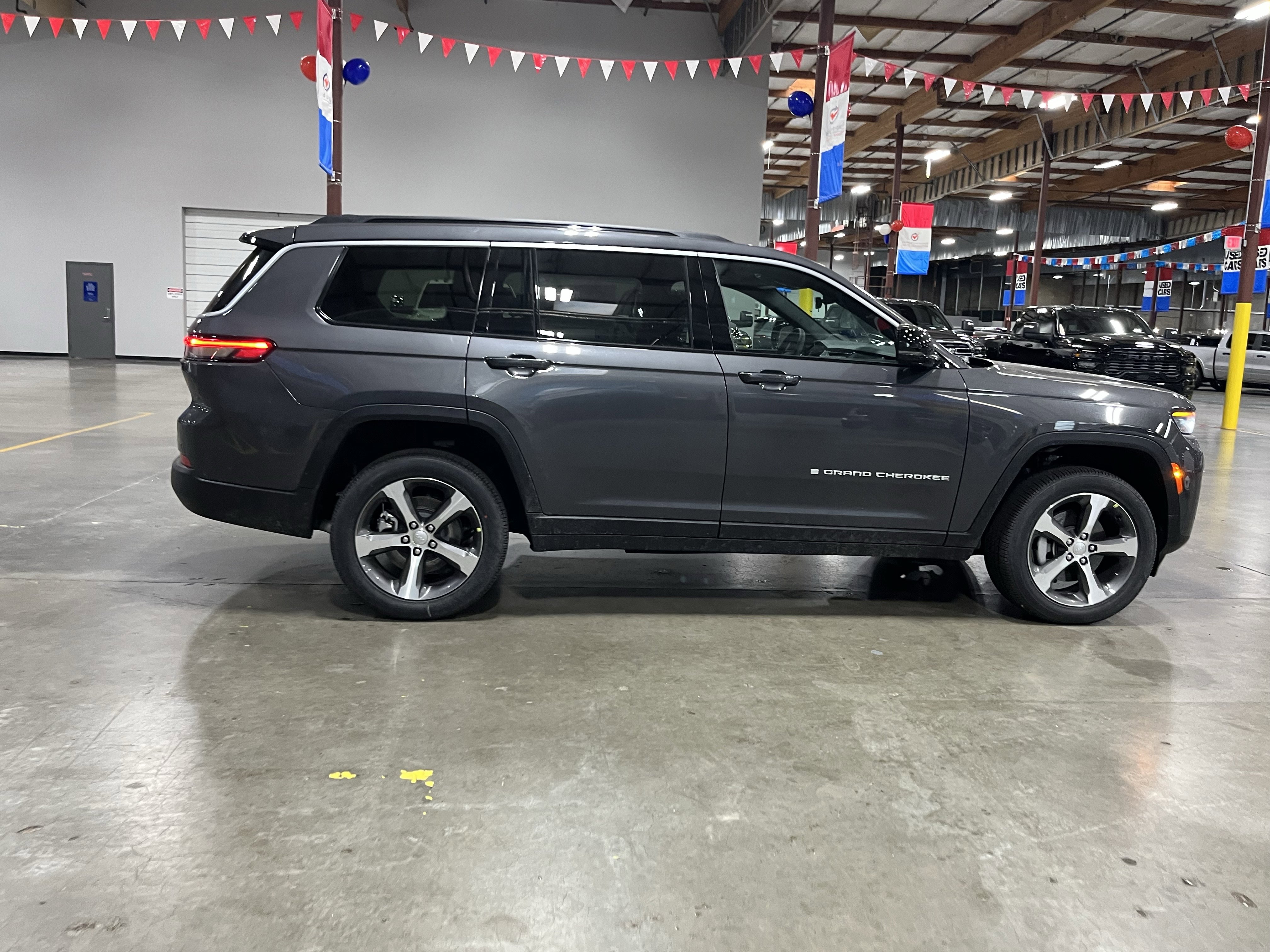 New 2026 Jeep Grand Cherokee L Limited AWD/4WD image 6