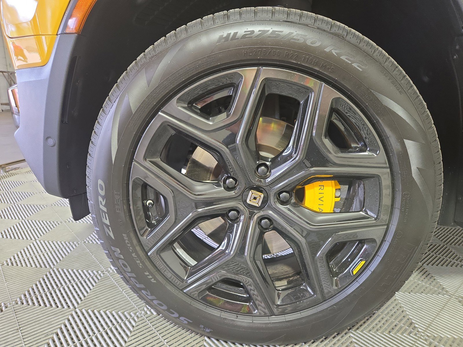 Used 2023 Rivian R1T Adventure AWD/4WD image 9