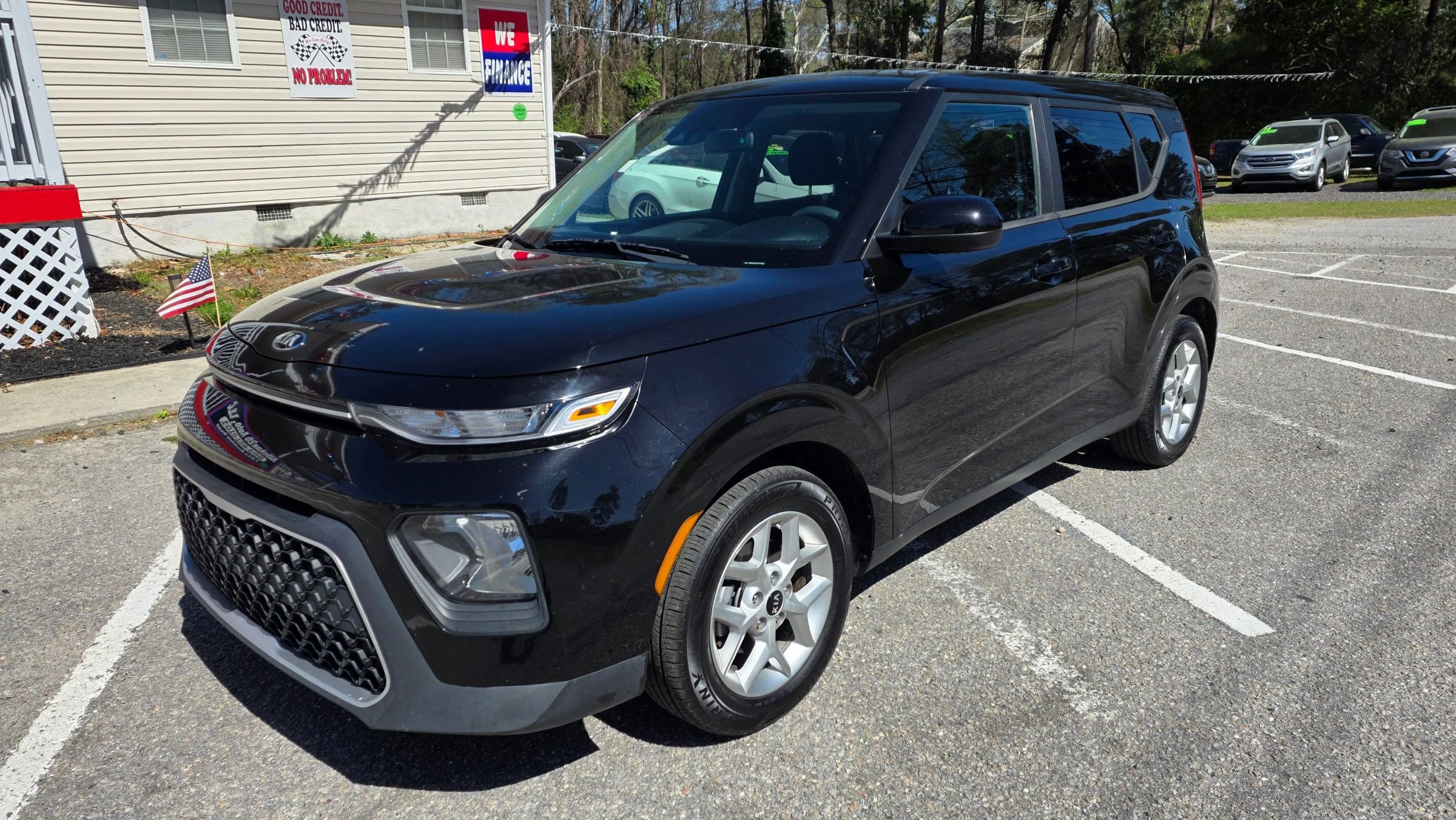 Used 2021 Kia Soul S image 2