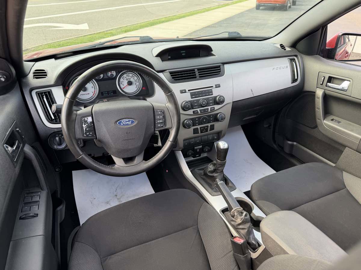 Used 2009 Ford Focus SES image 11