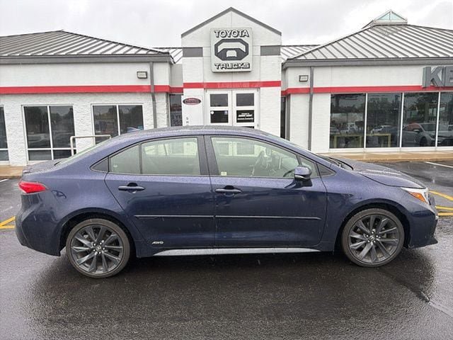 Used 2023 Toyota Corolla SE w/ SE Package image 10
