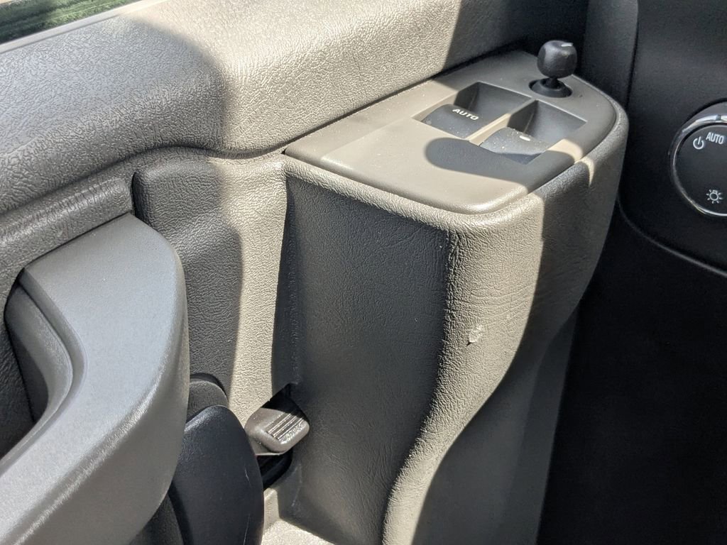 Certified 2024 Chevrolet Express 2500 w/ Driver Convenience Package image 18