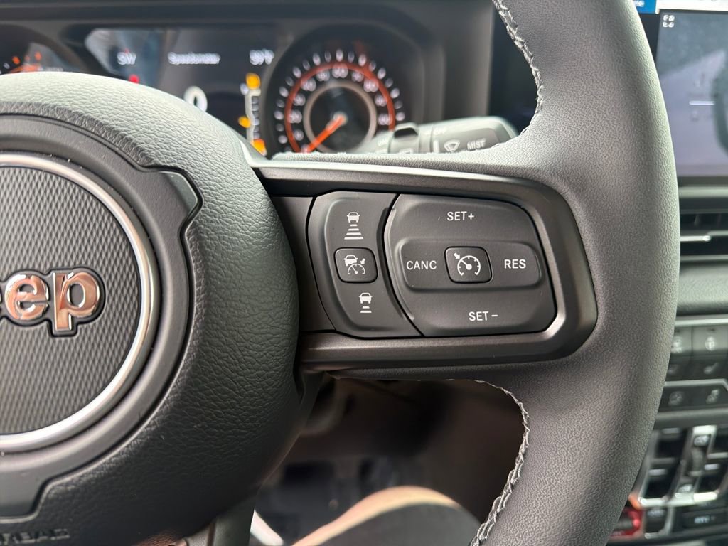 Used 2025 Jeep Wrangler Willys image 22