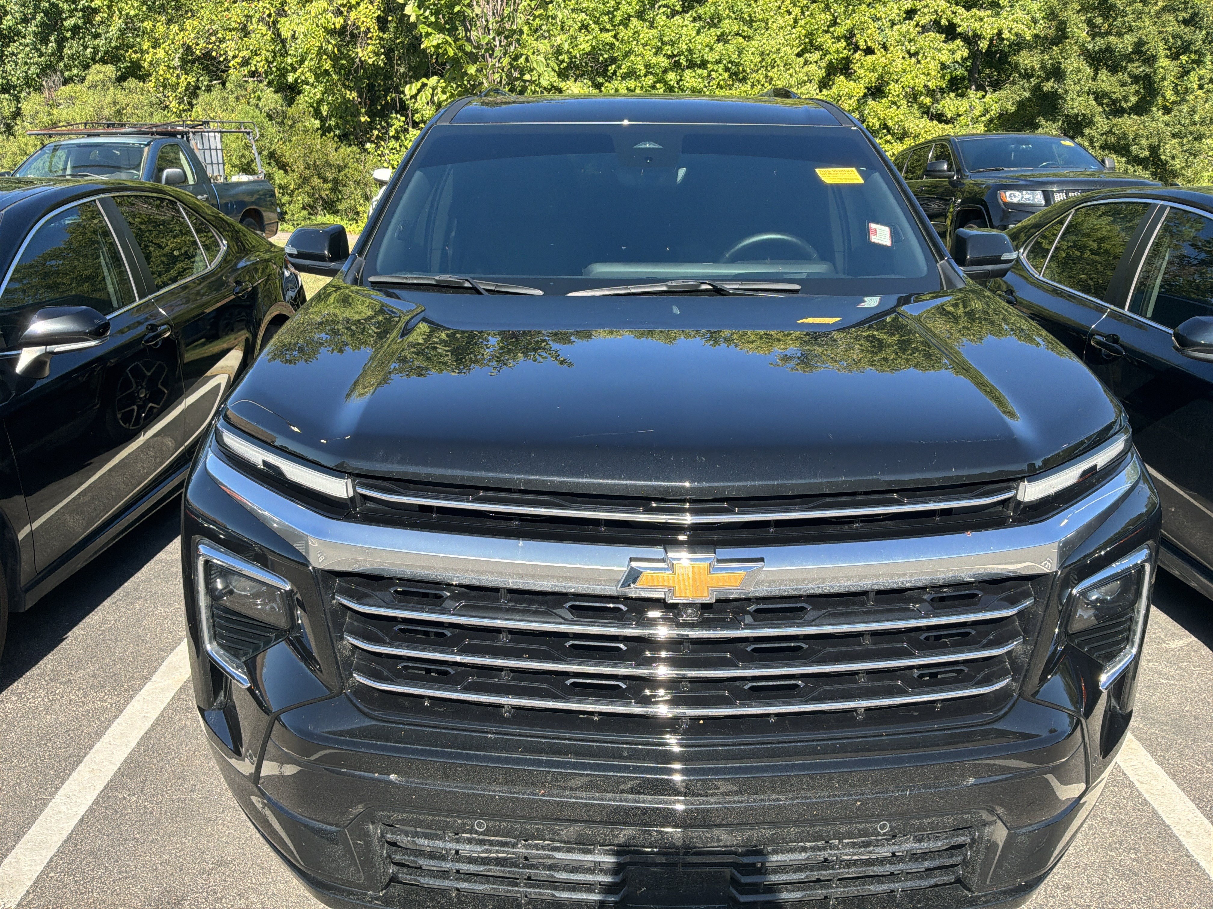 Used 2025 Chevrolet Traverse High Country FWD image 2