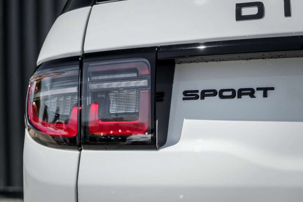 New 2026 Land Rover Discovery Sport Landmark AWD/4WD image 8