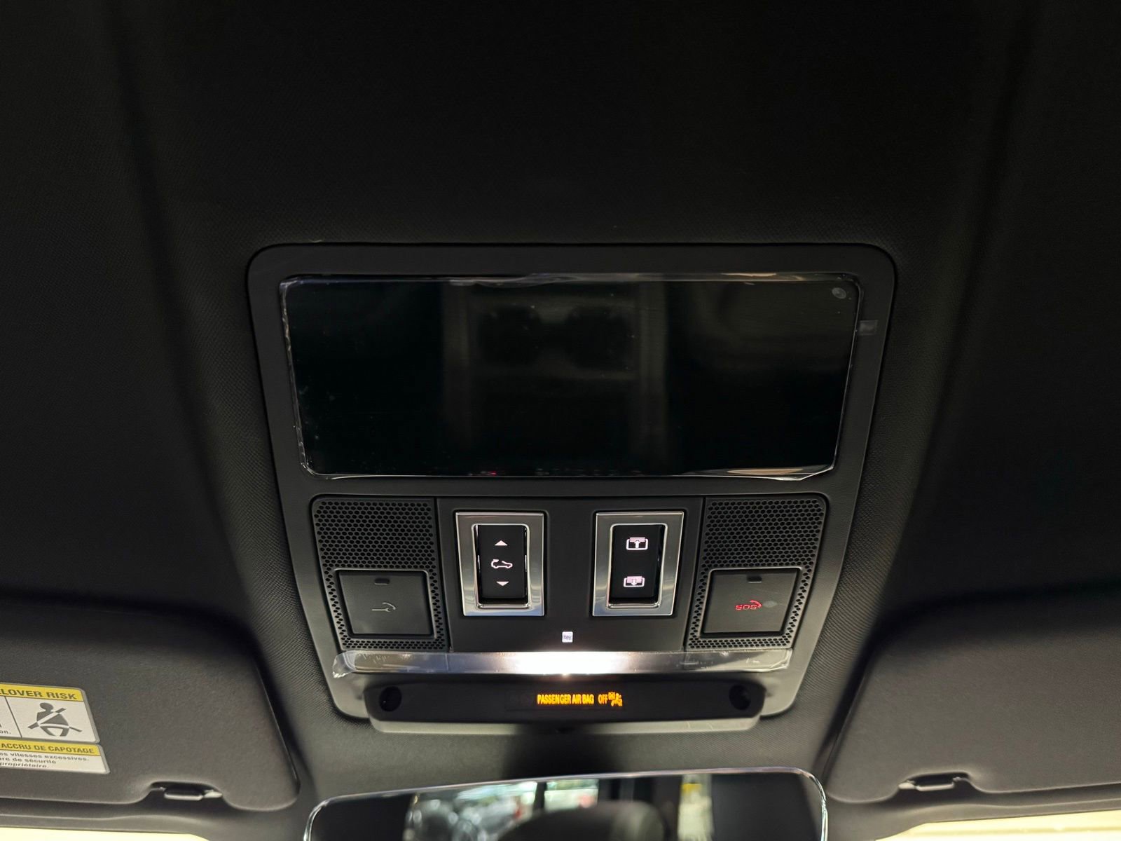 Used 2025 Land Rover Defender 110 X-Dynamic SE image 20