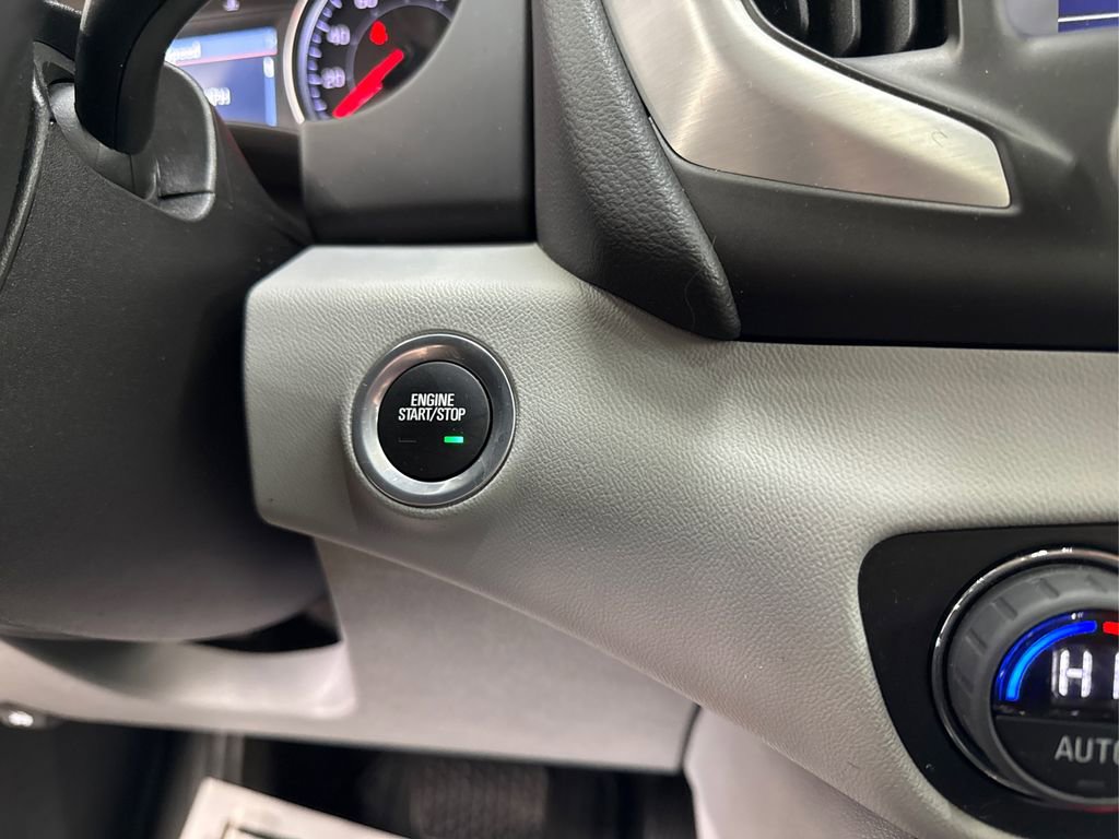 Used 2024 GMC Terrain SLT image 30