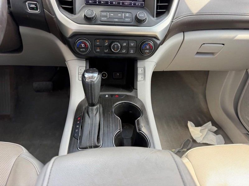 Used 2018 GMC Acadia SLT AWD/4WD image 18