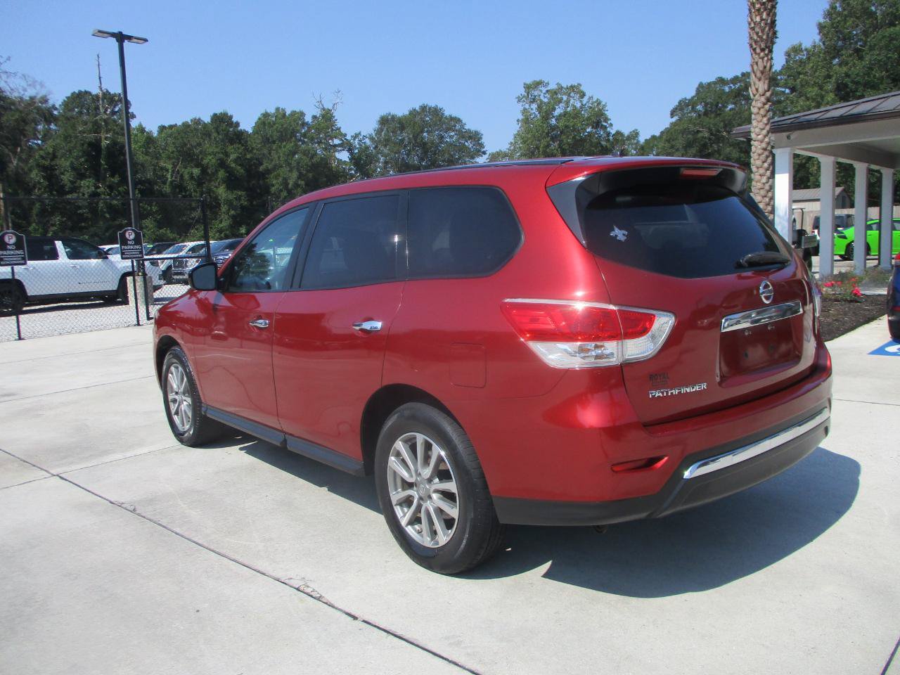 Used 2013 Nissan Pathfinder S FWD image 21