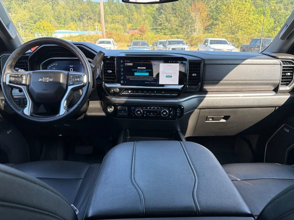 Used 2024 Chevrolet Silverado 3500 LTZ w/ LTZ Plus Package AWD/4WD image 20
