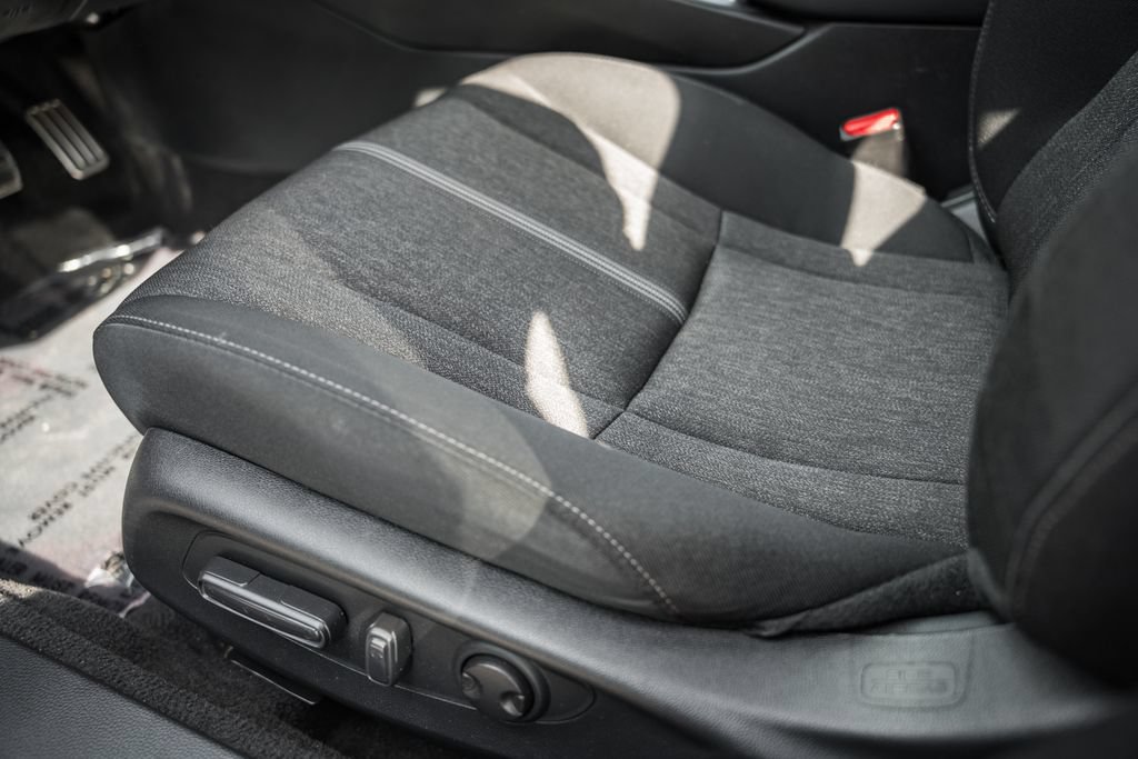Used 2025 Honda Accord Sport image 33