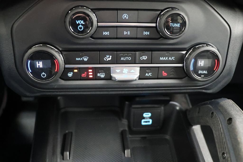 Used 2025 Ford Bronco Badlands image 22