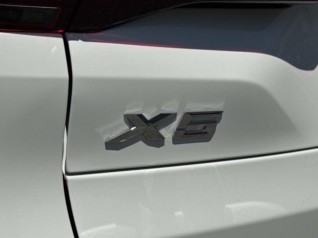 Used 2023 BMW X5 sDrive40i w/ M Sport Package RWD image 7