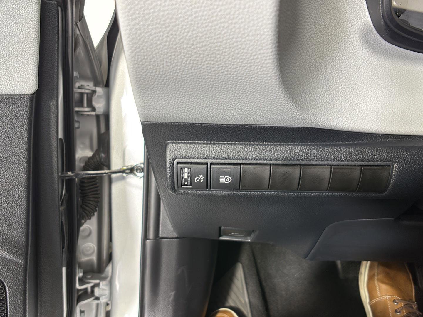 Used 2023 Toyota Corolla SE FWD image 34