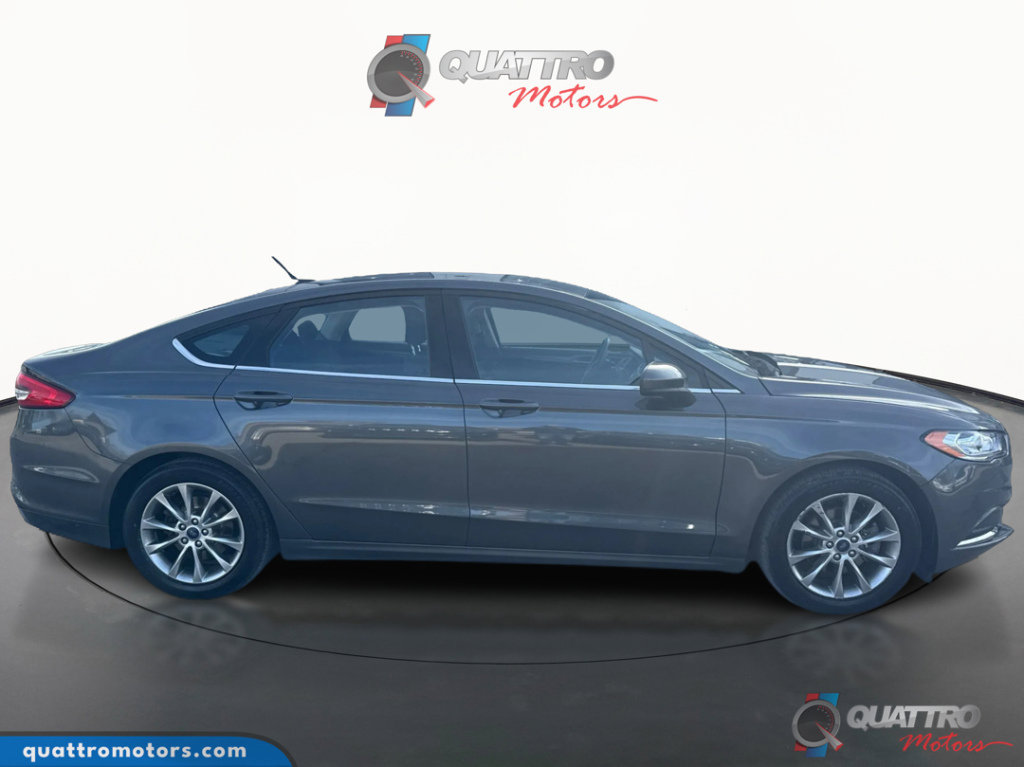 Used 2017 Ford Fusion SE image 7