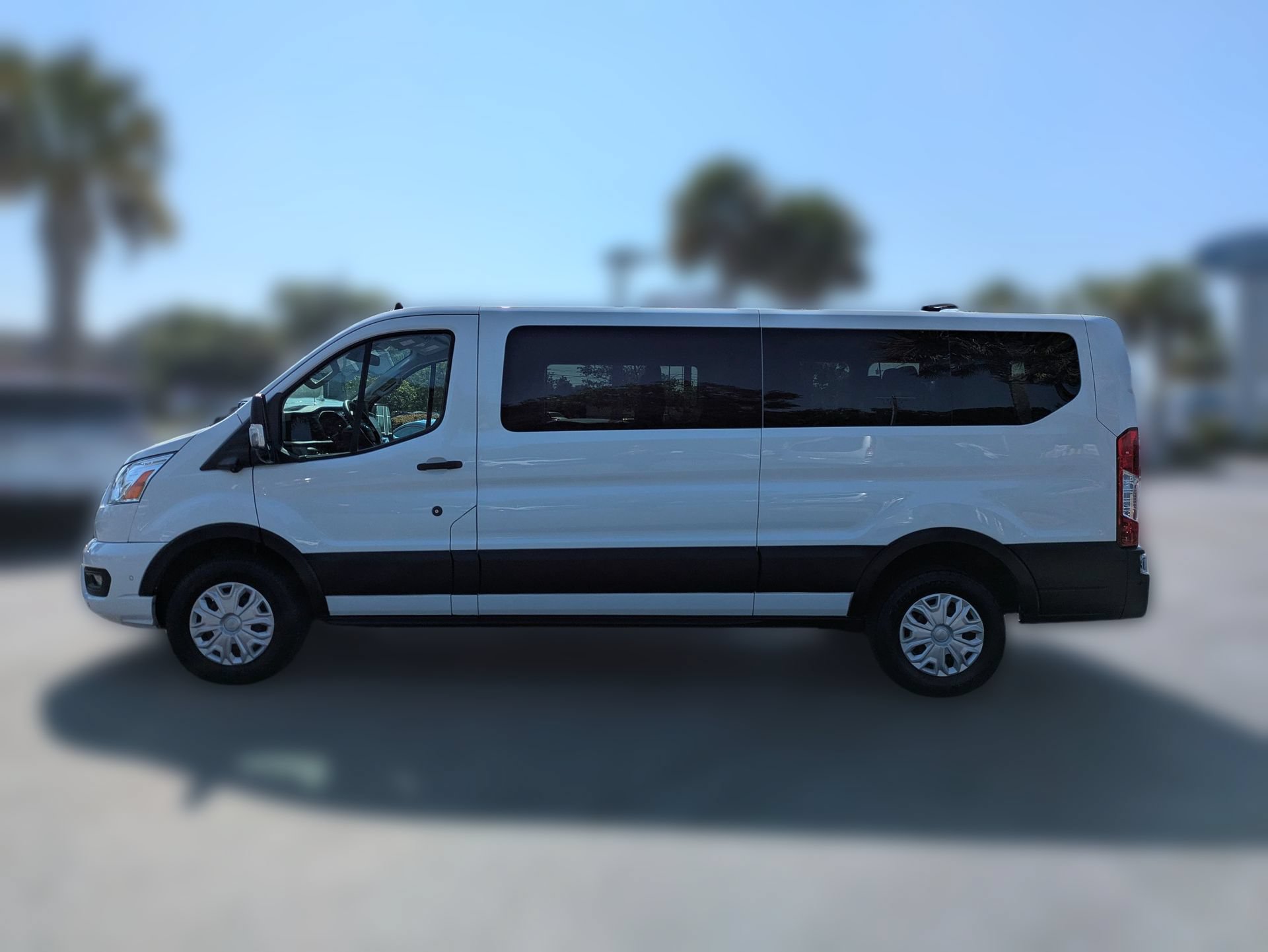 Used 2022 Ford Transit 350 XLT RWD image 8