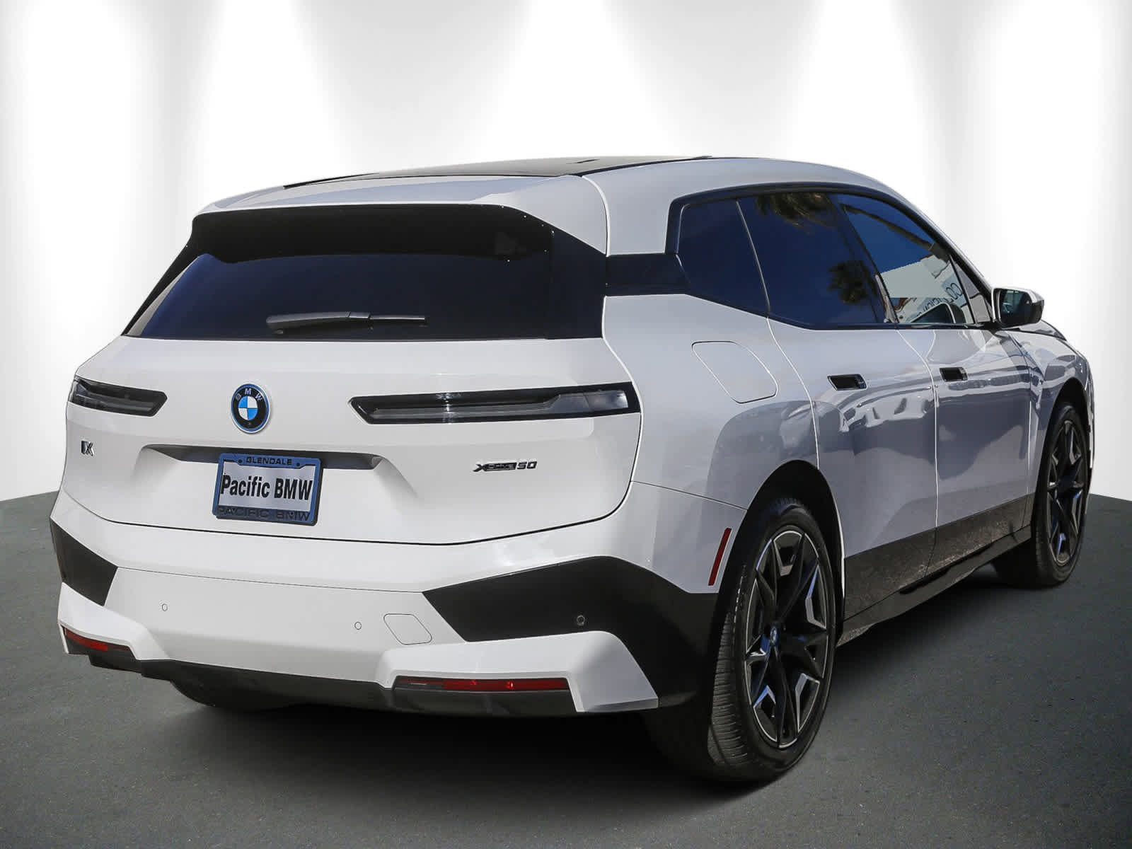 Certified 2024 BMW iX xDrive50 w/ Sport Package image 6