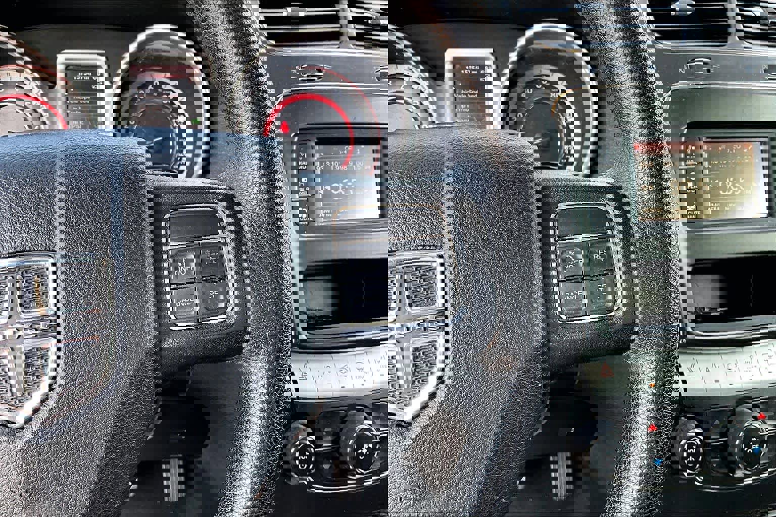 Used 2015 Dodge Journey American Value Package w/ Flexible Seating Group image 24