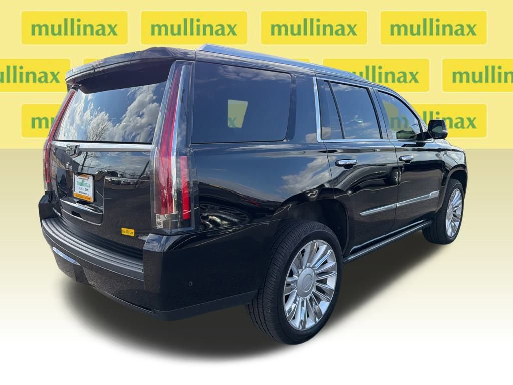 Used 2017 Cadillac Escalade Platinum image 11