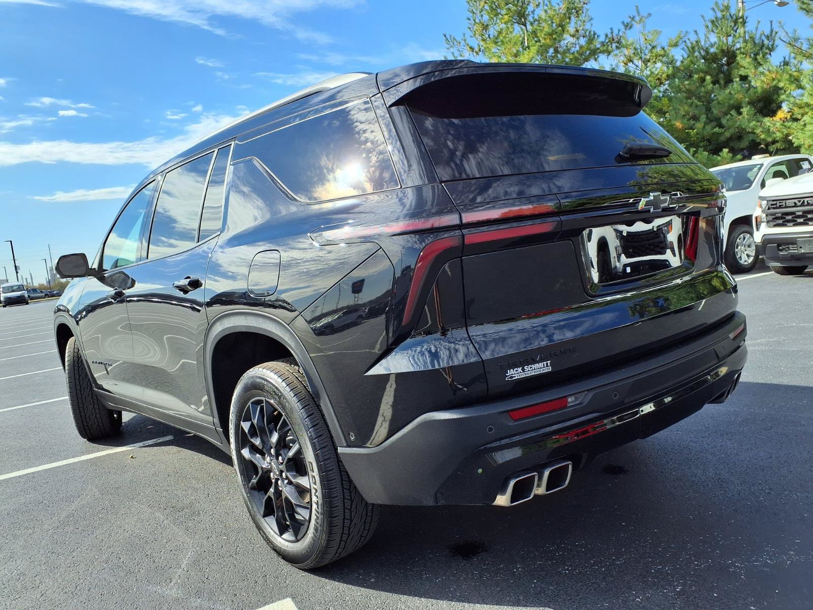 Used 2024 Chevrolet Traverse LT w/ Enhanced Driving Package FWD image 30