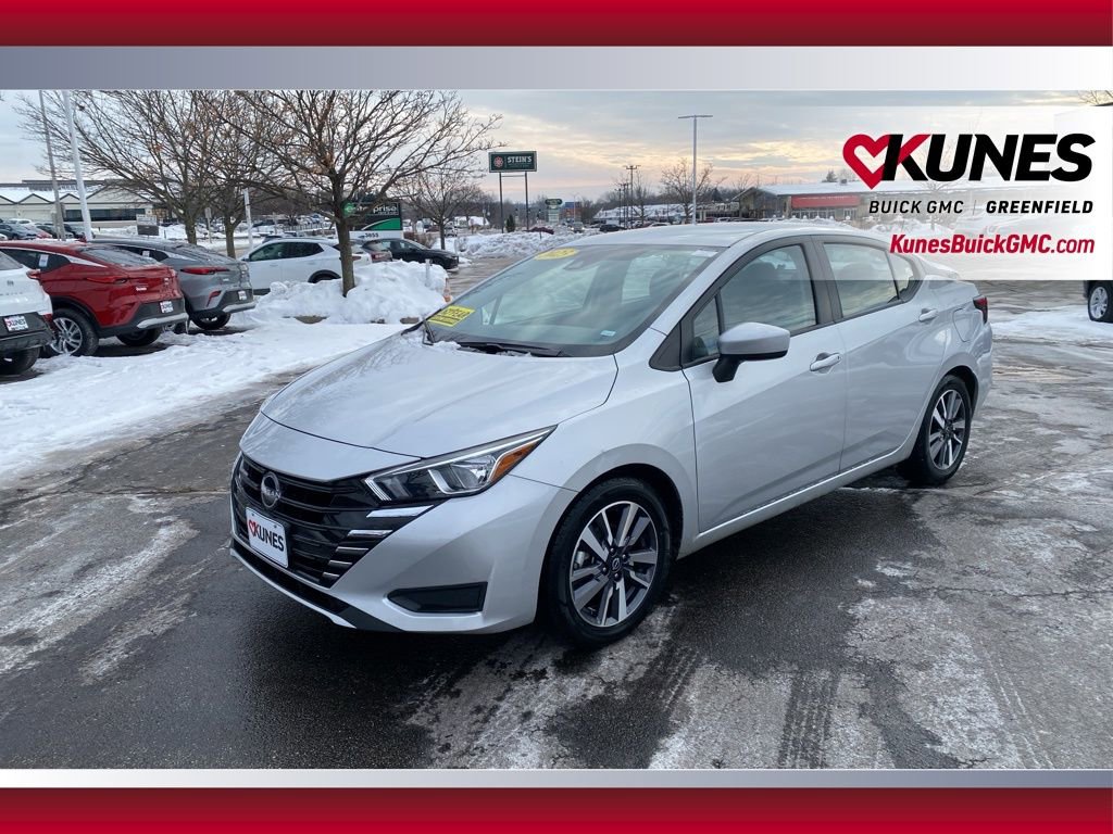 Used 2023 Nissan Versa SV image 11