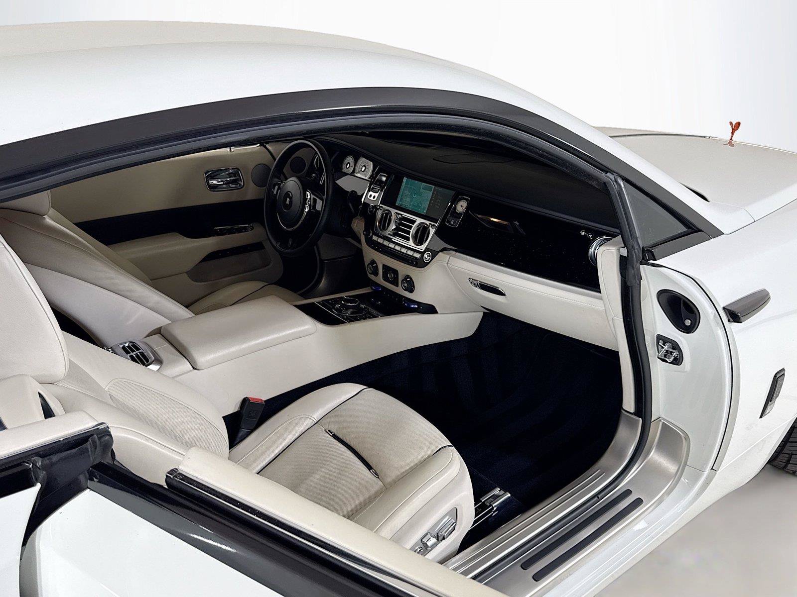 Used 2016 Rolls-Royce Wraith RWD image 27