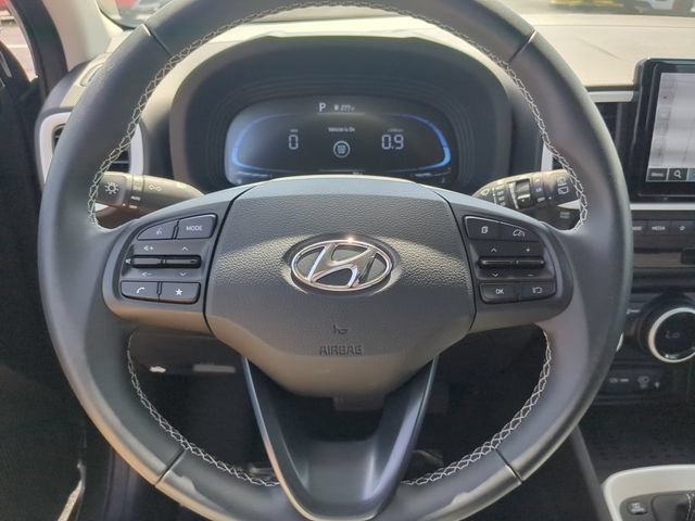 Used 2025 Hyundai Venue Limited FWD image 31
