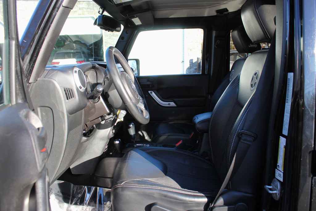 Used 2015 Jeep Wrangler Unlimited Sport image 19